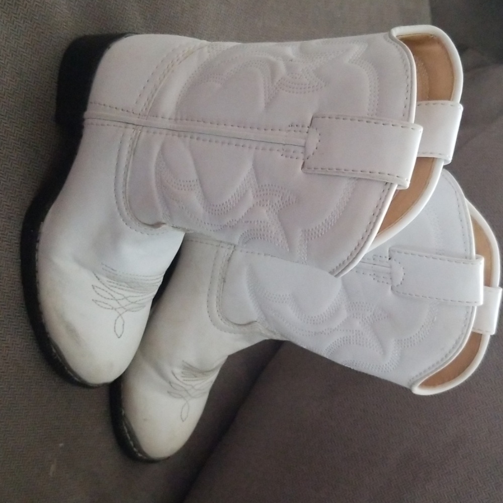 White girls cowboy boots